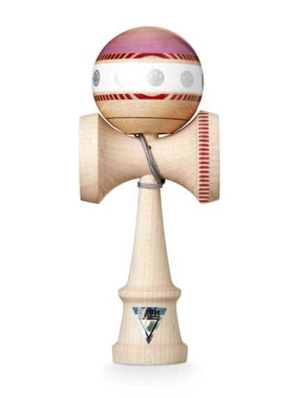 krom-10y-bday-kendama-fata